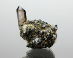 Quarzo, Aegirine - Mount Malosa, Zomba District, Malawi - Campione di 41.42x26.57 mm con crsitallo di Quarzo di 23.13 mm  - € 30,00  