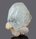 Berillo var. Acquamarina - Pingwu beryl mine, Huya township, Mount Little Xuebaoding, Pingwu Co., Mianyang, Sichuan, Cina - Campione di 81.61x64.28 mm, cristallo di 66.9 mm - € 60,00