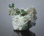 Andradite var. Demantoide - Antetezambato Demantoid-Topazolite Mine, Antetezambato, Maherivaratra Commune, Ambanja District, Diana Region, Antsiranana Province, Madagascar - Campione di 54.82x47.62mm con cristalli di Demantoide - € 70,00